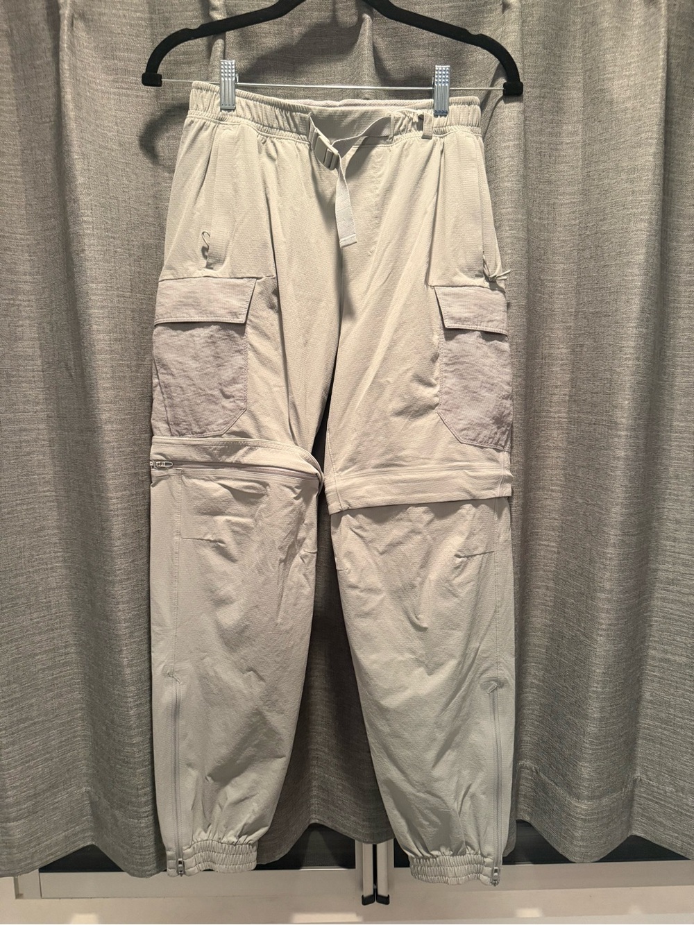 (XS) Lululemon Cargo Convertible Hiking Pants/Shorts